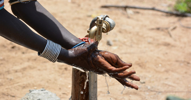 670px_Kenya_Women-and-Water