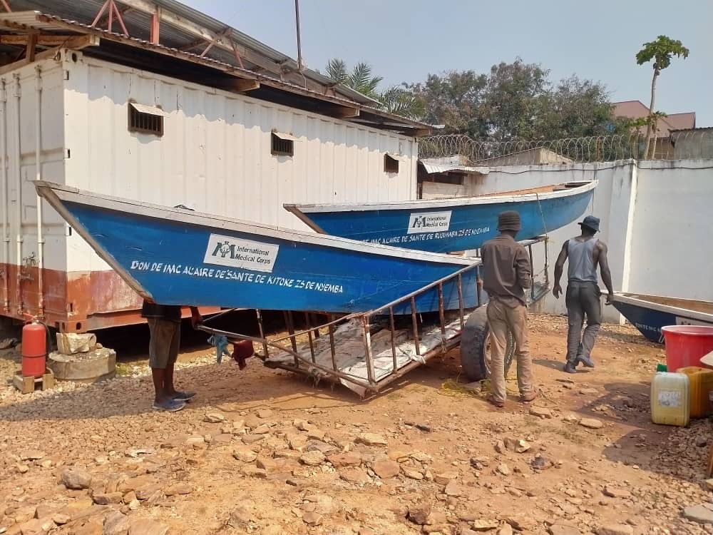 our team in DRC uses canoes to reach rural areas as they support the Ministry of Health with their national vaccination program.