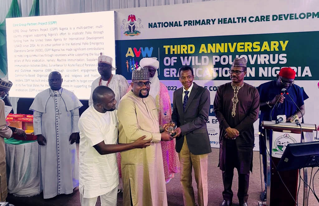 CGPP members receive the Polio Heroes Award from the Federal Ministry of Health and the National Primary Health Care Development Authority in Nigeria.