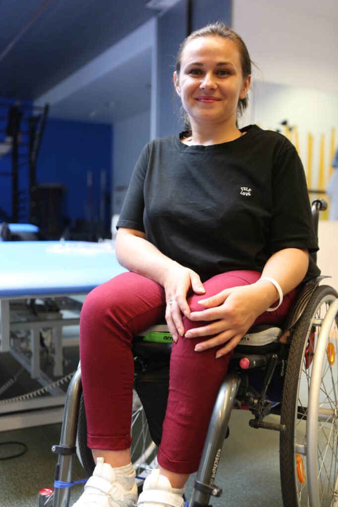 Alona, who uses a wheelchair, fled on her own from her hometown of Cherkasy, Ukraine, to Warsaw, Poland, where she is receiving rehabilitation assistance from International Medical Corps and Avalon Rehabilitation Foundation.