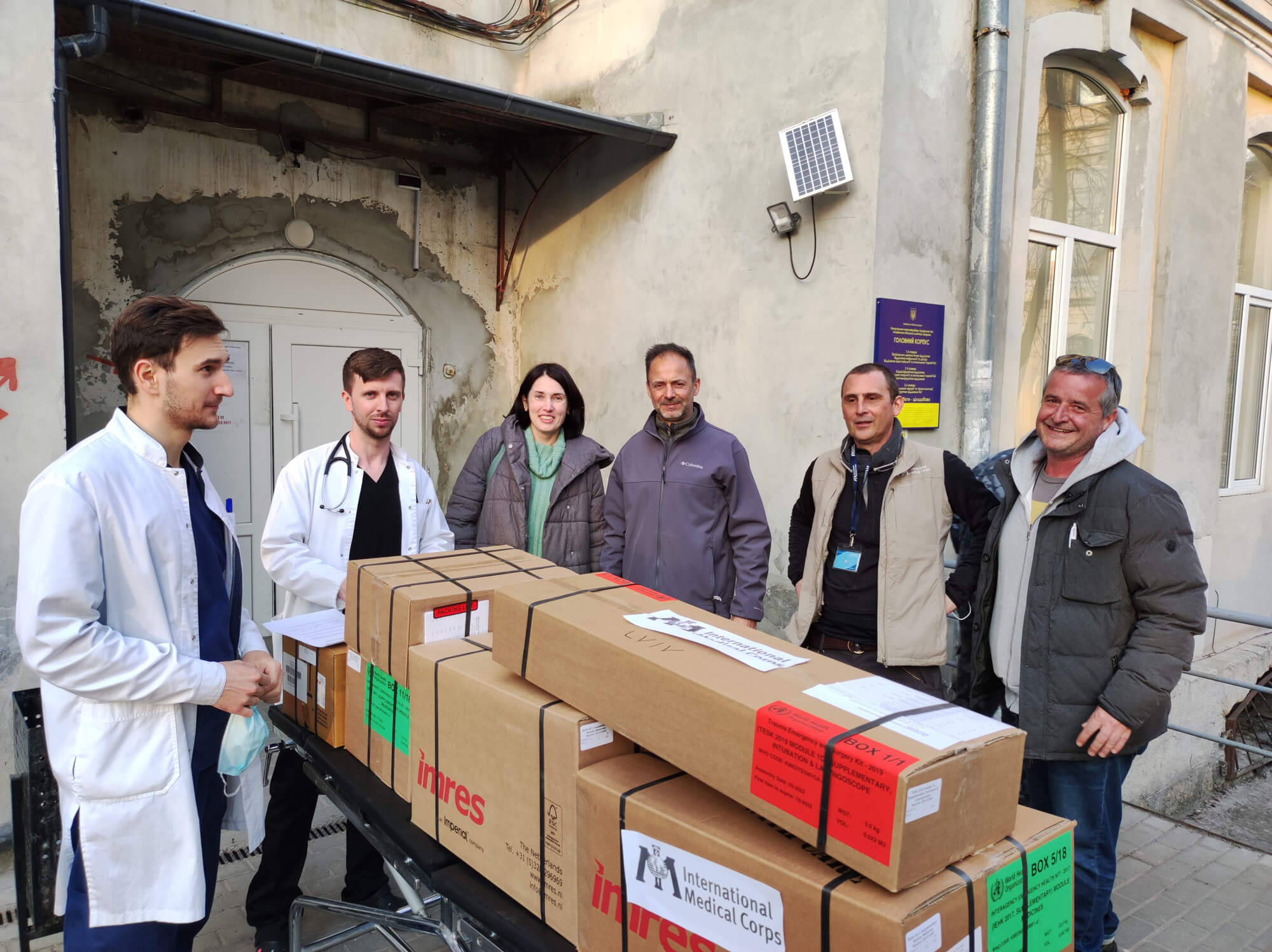 One of the first medical deliveries organized by International Medical Corps is delivered to the medical facility in Lviv in March 2022.