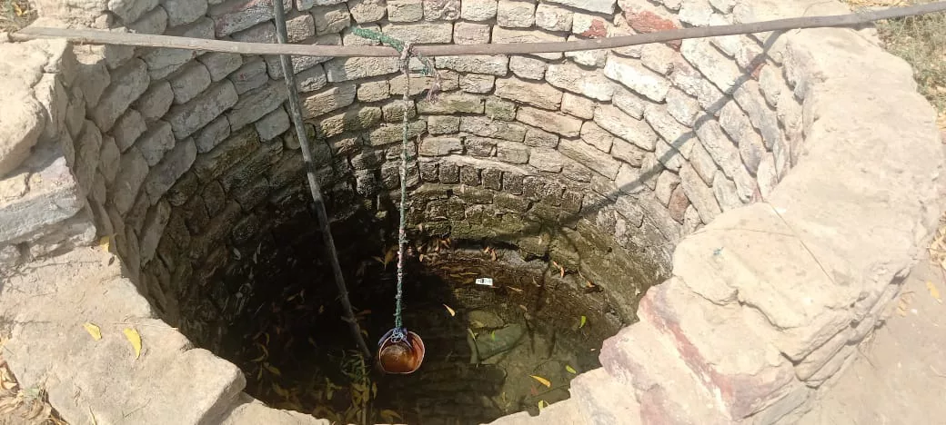 Arshad advised the villagers not to drink from this dirty, bacteria-contaminated well.