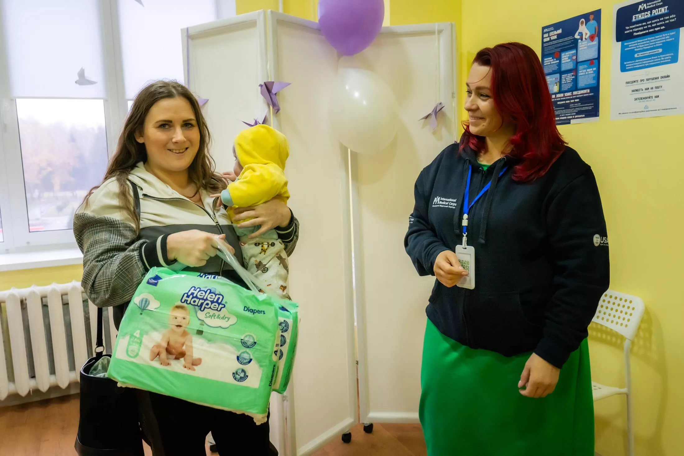 Mothers receive diapers and other supplies at our MBSS in Vinnytsia.